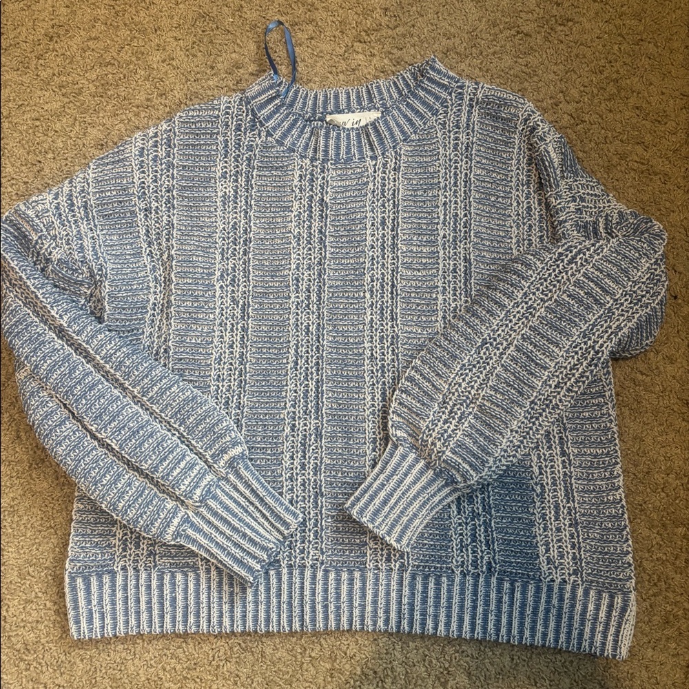 New In Sweater size large - Picture 3 of 4